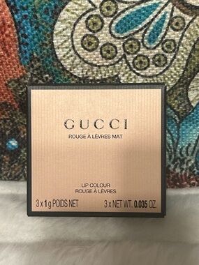 Gucci Rouge À Lèvres Mat Lip Colour -3x1